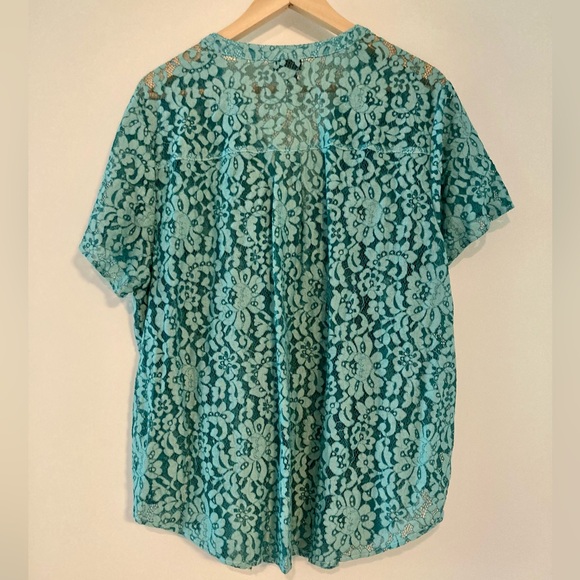 Torrid teal lace V-neck blouse size 2 - Picture 5 of 7